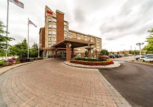 3-Star Hotel ∙ Monte Carlo Inn Vaughan Suites
