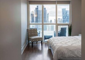 31st Floor 2BR-2Bath, Free Parking, CN TOWER VIEW!