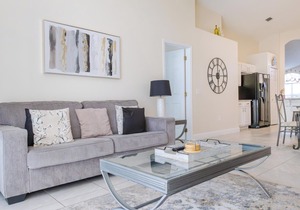 4 Bedroom Home with Tranquil Lakeview Pool/Spa & Game Room (close to Disney!)