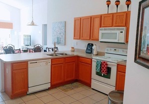 4 bedroom single story house with south facing pool and spa close to Disney