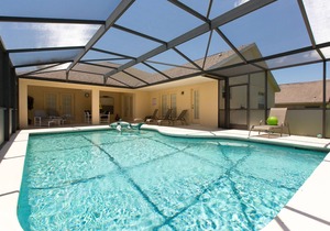 4 bedroom villa close to Disney quiet neighborhood