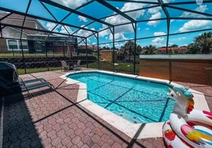 5 miles to Disney/Private pool/great for family