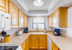 5th Floor Gulf-Front Condo In Navarre Beach with Shared Pool