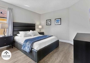 6 Bedrooms 45 Bathrooms Seasons 1270 Sb