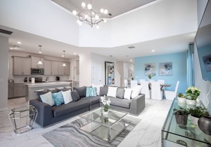 601DSD: BEAUTIFUL! 5bd/5bath with pool and games room