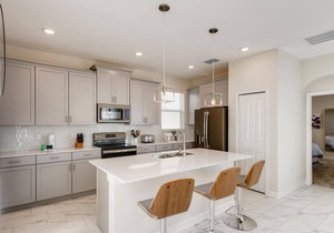 871 DS - Exquisite 5BR Retreat with Pool