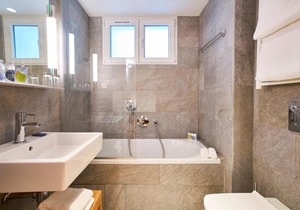 9hotel Republique
