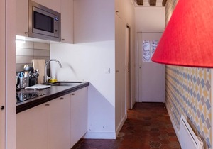 A real nest in the center of Latin Quarter : honey moon or family.