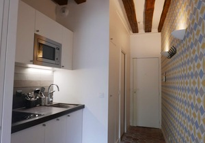 A real nest in the center of Latin Quarter : honey moon or family.