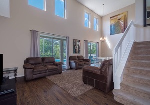 Afternoon Delight - 6BR Villa with Private Pool and Backyard