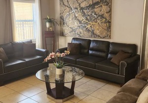 Arthur's Apt Home 1 - One Bedroom House, Sleeps 2