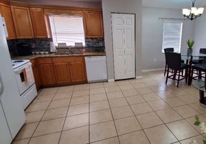Arthur's Apt Home 1 - One Bedroom House, Sleeps 2