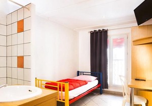 Bastille Hostel