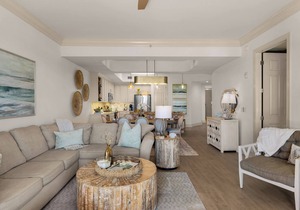 Beach Views, Penthouse, 2 Balconies, 4 Pools, Chair Svc