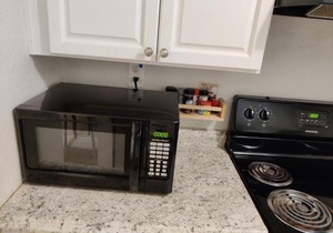 Beautiful 2-Bedroom Condo Near Universal and other Orlando Attractions, King Bed & Wi-Fi