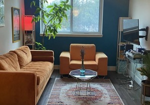 Beautiful Apartment on Queen West