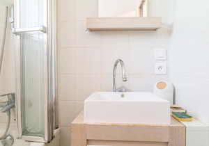 Beautiful apartment with TERRACE in BELLEVILLE