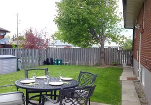 Beautiful Detached Clean and Spacious 6 Bedroom House – Toronto