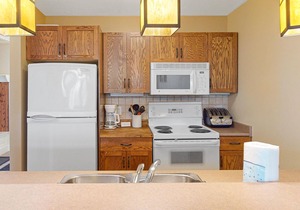Beautifully-Appointed Condo w/Furnished Balcony, Free WiFi, Private Washer/Dryer