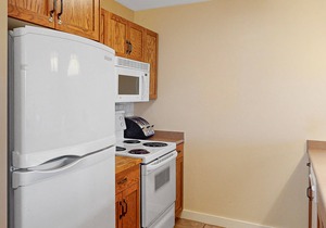 Beautifully-Appointed Condo w/Furnished Balcony, Free WiFi, Private Washer/Dryer