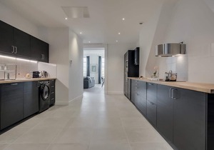 Bonne nouvelle - Four Bedroom Apartment, Sleeps 10
