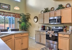 Bright and Spacious 6 BR Disney Area Villa with Pool and Game Room