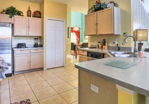 Bright and Spacious 6 BR Disney Area Villa with Pool and Game Room