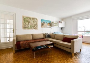 Bright apt with beautiful view in Belleville