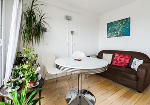 Bright apt with beautiful view in Belleville