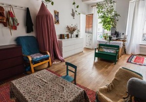 Bright atypical duplex in Menilmontant