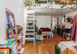Bright atypical duplex in Menilmontant