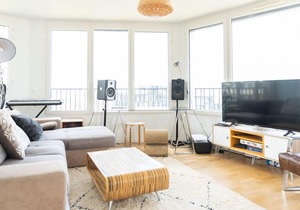 BRIGHT studio with BALCONY in the heart of PARIS