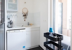 BRIGHT studio with BALCONY in the heart of PARIS
