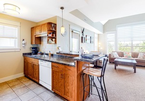 Charming Dog & Family-Friendly Blue Mountain Condo