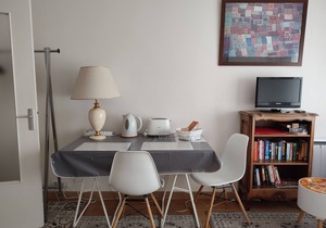 CHARMING PARISIAN STUDIO NEAR GAMBETTA