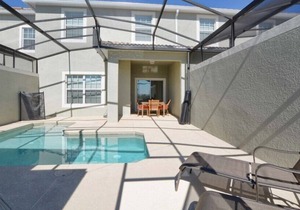 Charming Townhome w/Serene VIEWS OVERLOOKING LAKE! Great Location, Free Wifi, Contact Free Check-in, Resort W/Lazy River!!