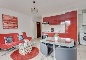 Chic apart with parking near Paris