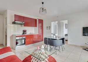 Chic apart with parking near Paris