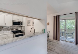 Clearwater Beach, Florida, modern fully renovated 2nd floor condo, heated pool