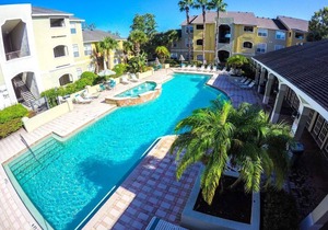 Clearwater Beach, Florida, modern fully renovated 2nd floor condo, heated pool