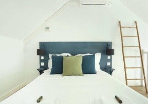 Comfortable Mezzanine Studio for family of 4 in Les Lilas