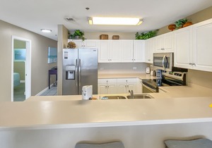 Comfortable unit, Breathtaking views, Quick walk to dining