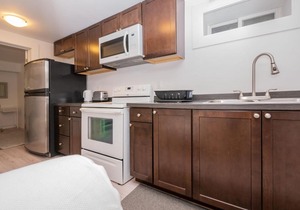 Cosy 1 Bedroom Suite in Leslieville