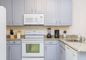 Cozy 3 bedroom home with Private Pool 4564