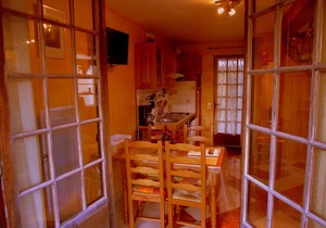 Cozy Cottage in Vaires-sur-Marne with Garden