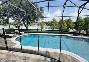 DISCOUNT! DISNEY parks Family friendly. Spacious and single level luxury home.