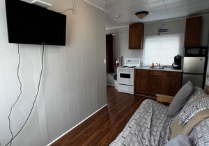 Dock Life Beach 1 - Cottage 12, Riverview, 1 Bedroom, 3 min walk to Beach 1