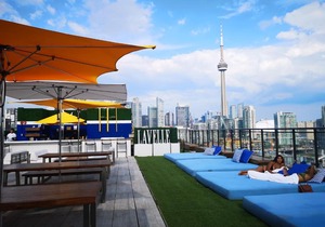 Downtown Toronto Luxury King Street Penthouse in Entertainment District