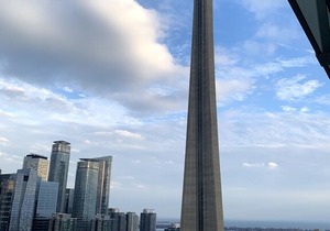 ⭐️ Entire Luxury Condo - CN Tower View + Parking ⭐️