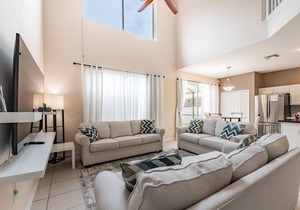 Entire Villa Vacation House 7 Br/4.5 BA Pool